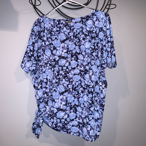 1 MICHAEL KORS BLUE TOP💙 - Picture 4 of 7